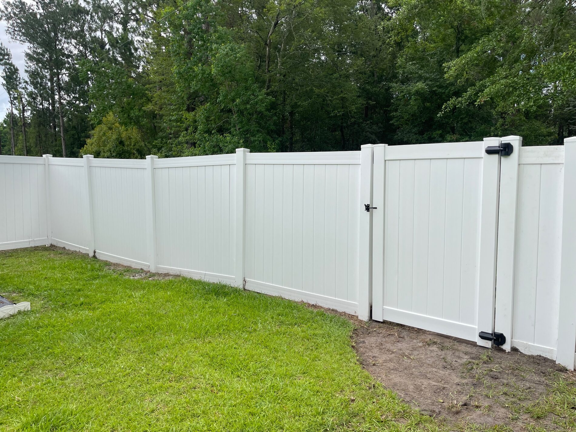 PVC / vinyl privacy fence